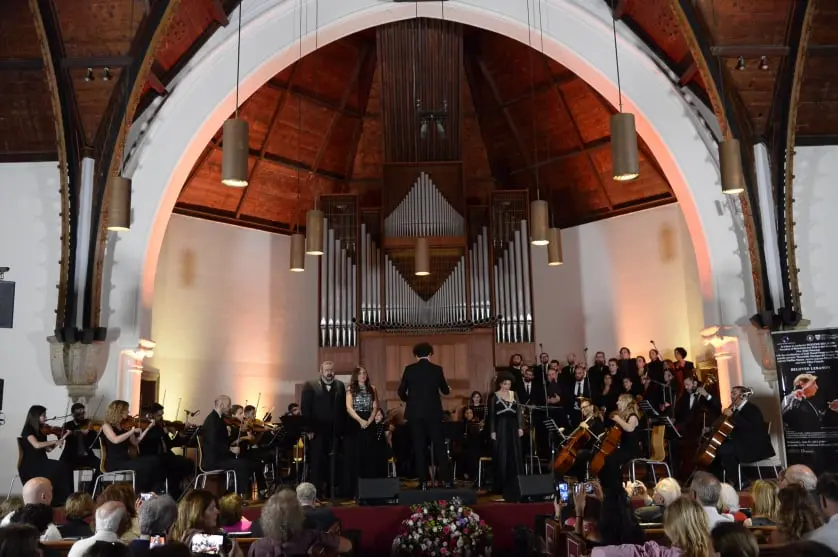 SINGING into HEAVEN concert photograph